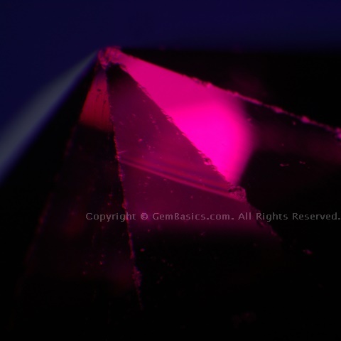 Twin plane in flame fusion (Verneuil) synthetic ruby